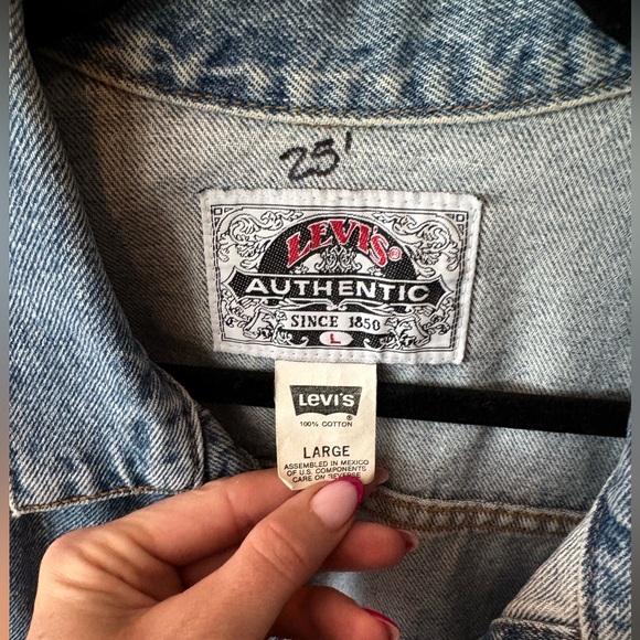 Levi's cropped denim vest vintage size large - Picture 2 of 4
